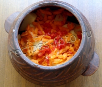 Овощное рагу с баклажанами и картошкой в горшочках в духовке