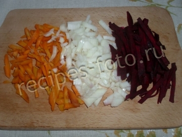 Овощное рагу с картошкой, кабачками и свеклой