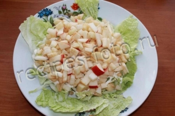 Овощной салат из пекинской капусты с кукурузой