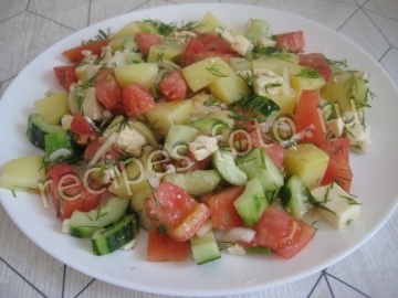 Овощной салат с брынзой и маслом