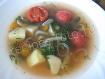 Овощной суп с перцем и помидорами