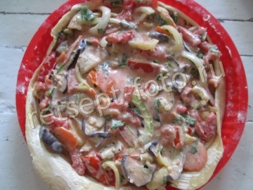 Песочный пирог с мясом и овощами