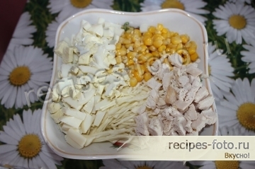 Рецепт салата с курицей и кукурузой