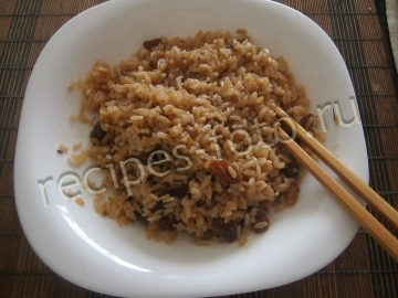 Рис с изюмом и специями