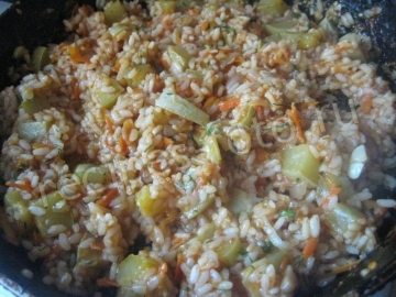 Рис с кабачками и помидорами