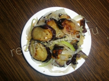 Салат из баклажан с перцем и луком