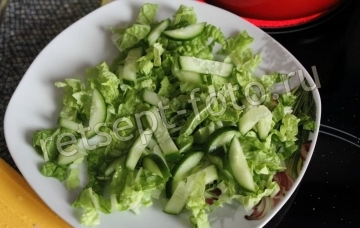 Салат из морепродуктов с овощами