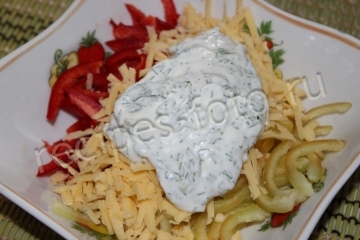 Салат с сыром и перцем