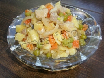 Салат с селедкой, картошкой и горошком без майонеза