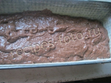 Шоколадный кекс со сливами на кефире