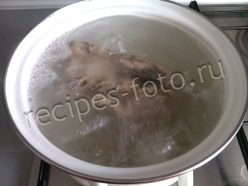 Солянка сборная мясная с колбасой, курицей, мясом и маслинами: домашний рецепт с фото