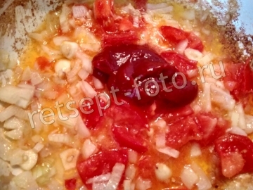 Свинина в томатном соусе с помидорами