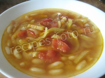 Вкусный суп с болгарским перцем и фасолью