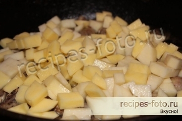 Жареные куриные сердечки с картошкой (очень простой рецепт)