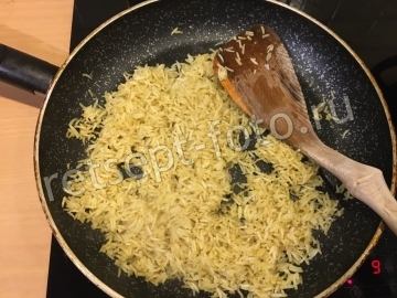 Жареный сом с рисом