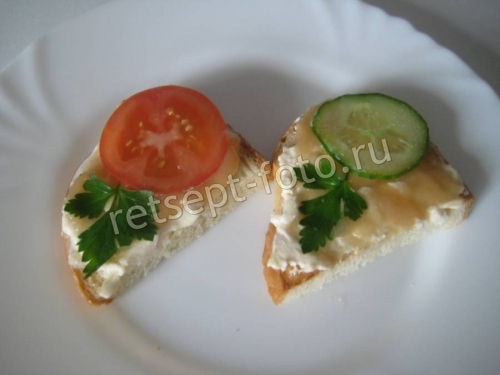 Бутерброды с икрой трески и плавленым сыром