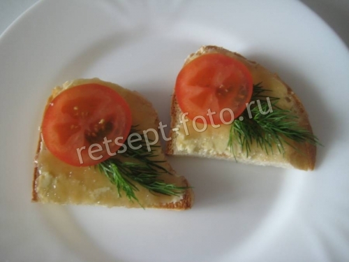 Бутерброды с икрой трески и помидорами