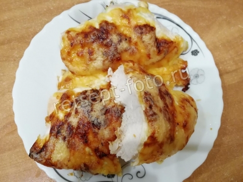 Куриное филе запеченное в йогурте с сыром