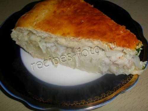 Дрожжевой рыбный пирог с луком (с хеком)