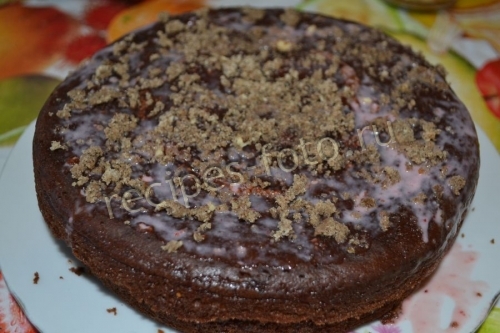 Шоколадный торт на кефире в мультиварке с фруктами и со сметанным кремом