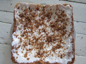 Бисквитный торт из кукурузной муки с творожным кремом 