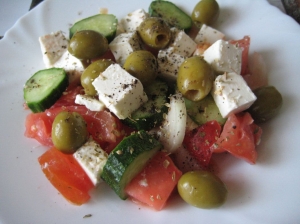 Греческий салат с фетаксой 
