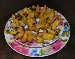 Картошка дольками с салом в духовке 