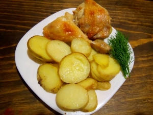 Картошка с курицей в духовке 