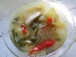 Куриный суп с кабачками и капустой 