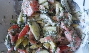 Легкий салат из свежих овощей 
