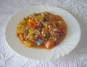 Овощное рагу с фаршем, кабачками и баклажанами 