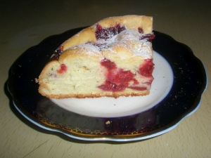 Простой пирог с вишней «Вишневый бисквит» на скорую руку 