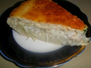 Дрожжевой рыбный пирог с луком (с хеком) 