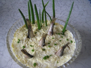 Салат "Рыбки в пруду" со шпротами 