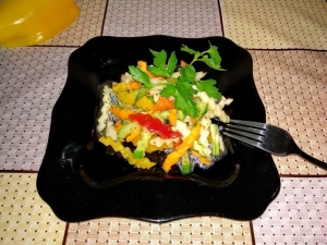 Салат из редьки Дайкон с овощами "Витаминный" 