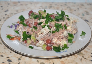 Салат с тунцом и фасолью 