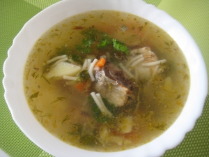 Суп с рыбной консервой и вермишелью 