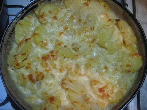 Запеканка картофельная с сыром и луком в духовке 