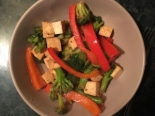 Салат с тофу и овощами