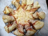 Японская пицца с вареной колбасой и сыром